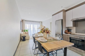 Tranquil Urban Oasis with FREE Gym and Pool